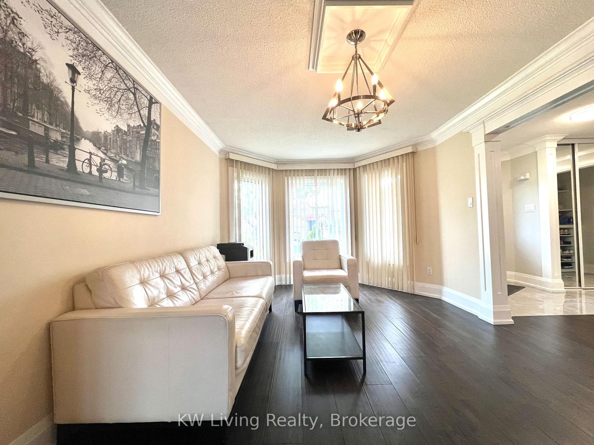 128 Palomino Drive - Detached photo 4 of 50 in Mississauga, Ontario