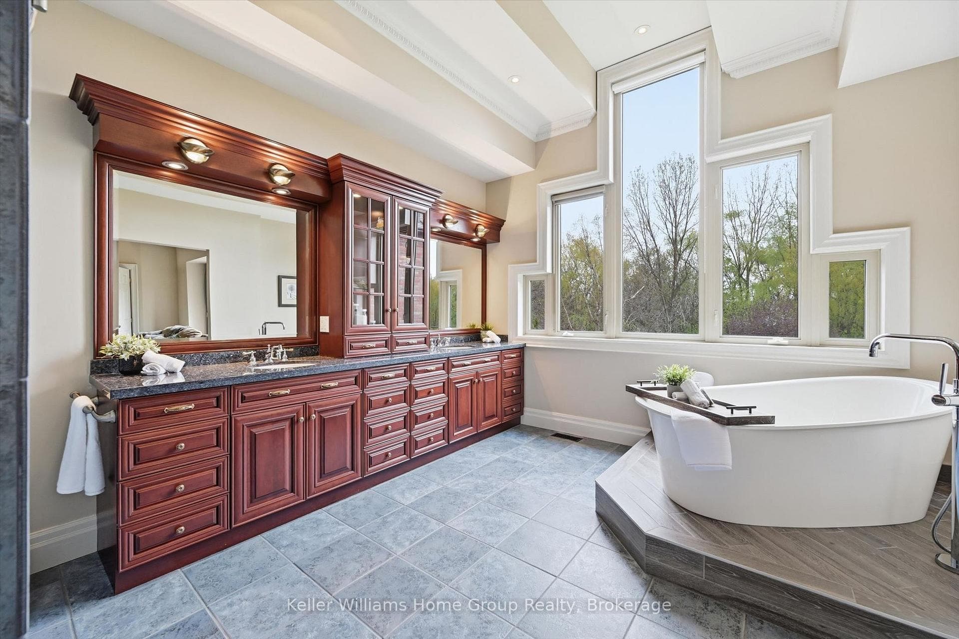 6423 Chelsea Road - Detached photo 20 of 49 in Burlington, Ontario