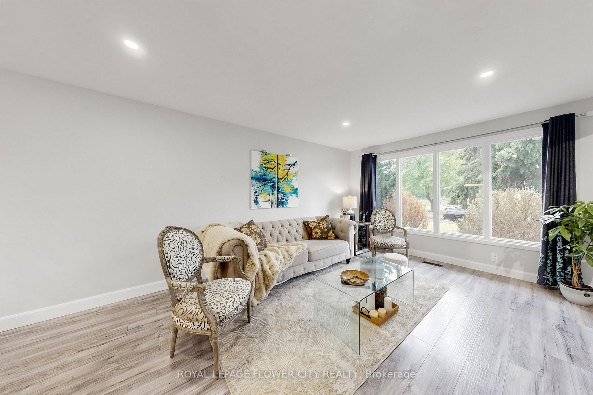 206 Mcmurchy Avenue - Detached photo 8 of 50 in Brampton, Ontario