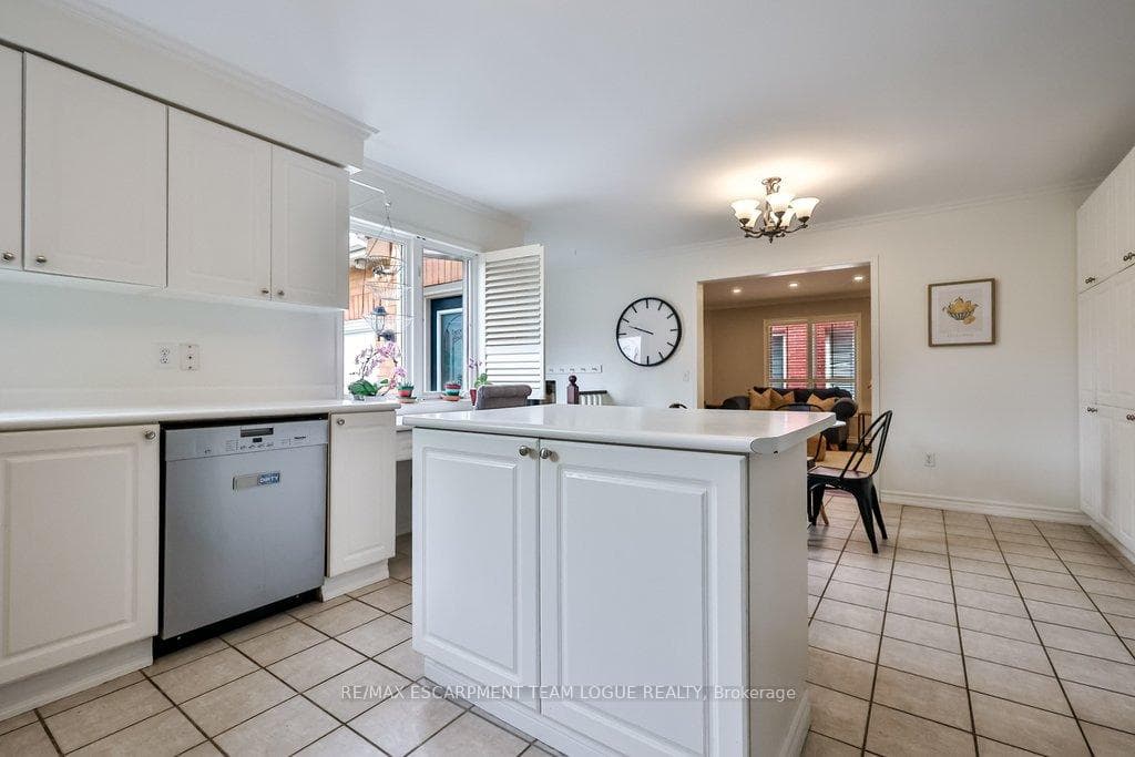 145 Westchester Road - Detached photo 15 of 50 in Oakville, Ontario