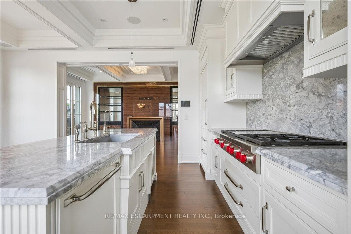 300 Randall Street Unit 211 - Condo photo 38 of 50 in Oakville, Ontario