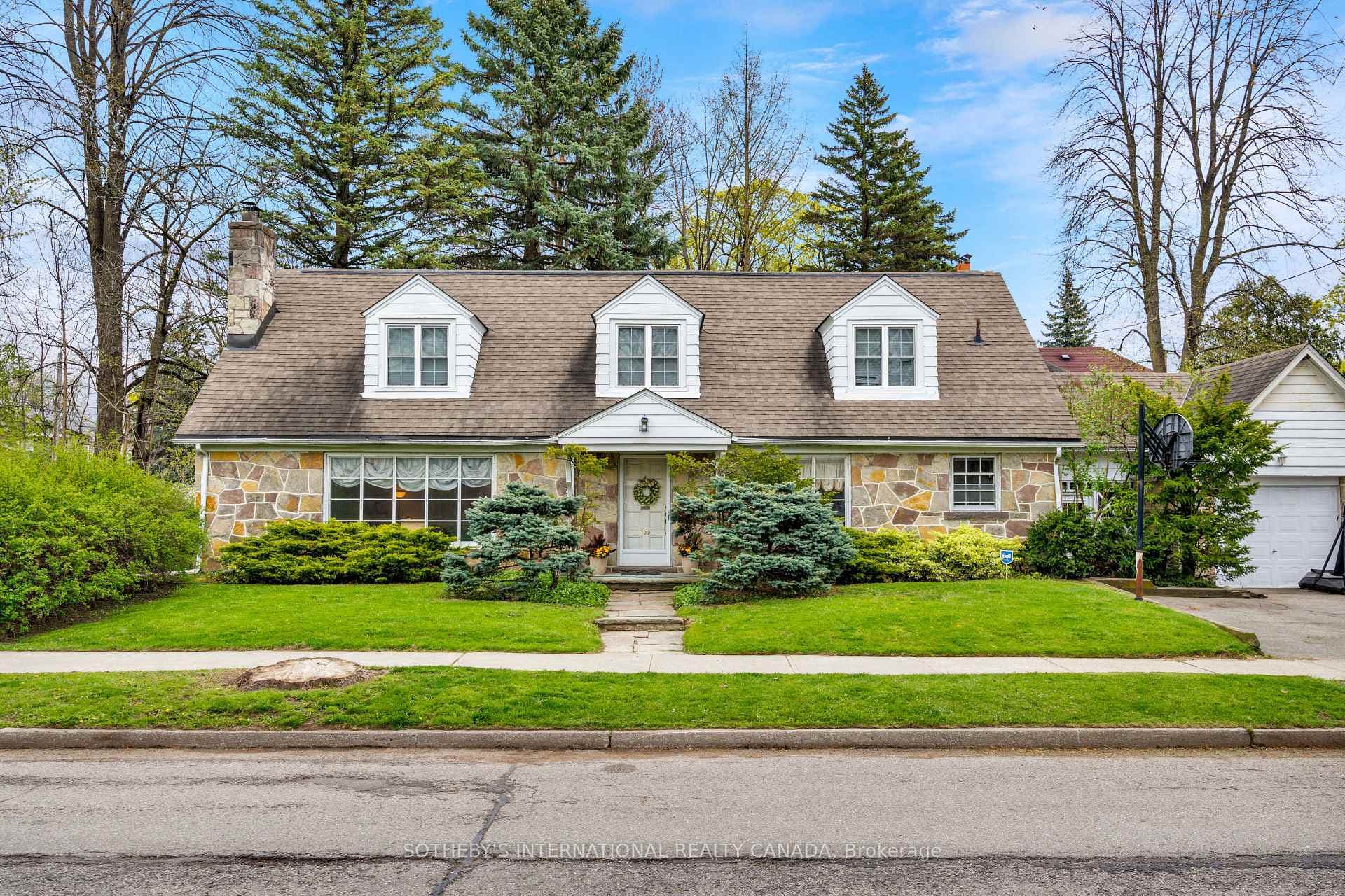 103 Willingdon Boulevard - Detached photo 1 of 39 in Etobicoke (Islington / Rexdale), Ontario