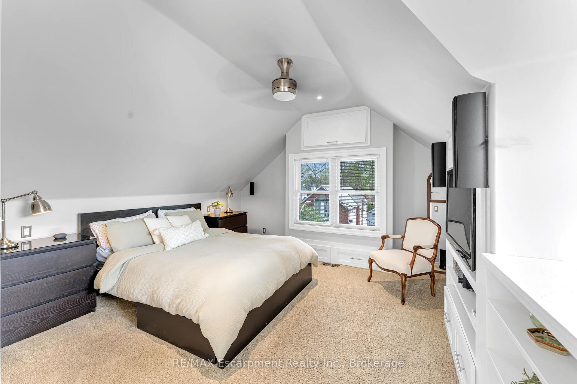 546 HURD Avenue - Detached photo 16 of 46 in Burlington, Ontario