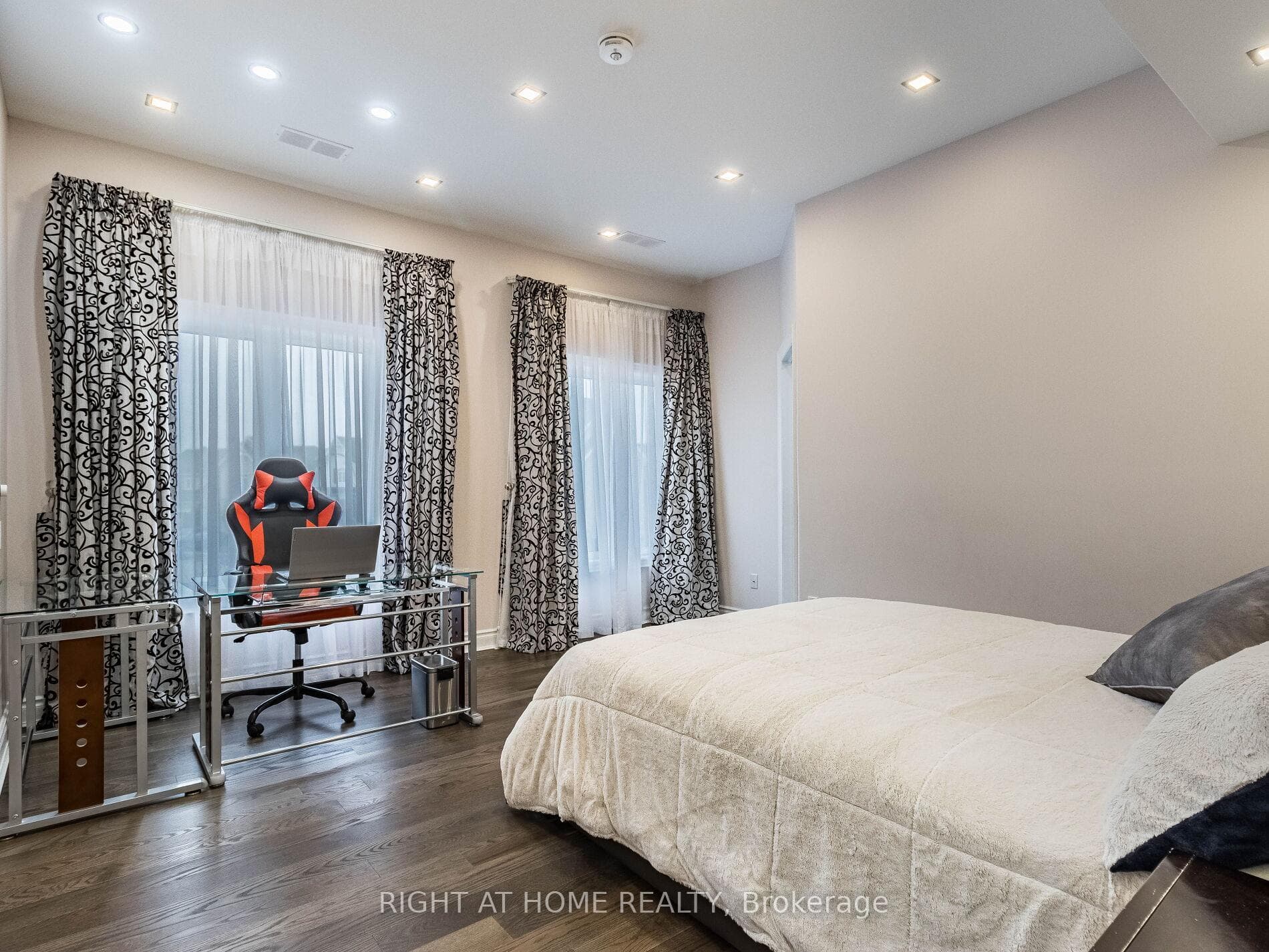 3176 Stocksbridge Avenue - Detached photo 35 of 50 in Oakville, Ontario