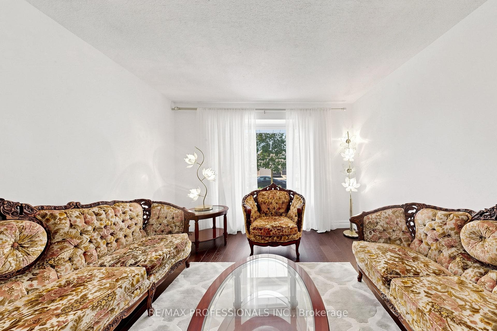 970 Silversmith Drive - Detached photo 3 of 50 in Mississauga, Ontario