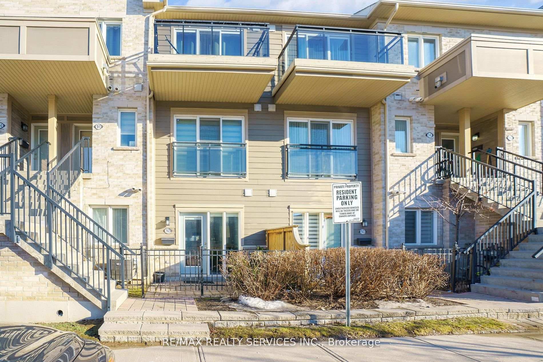 60 Fairwood Circle Unit 92 - Condo photo 2 of 27 in Brampton, Ontario