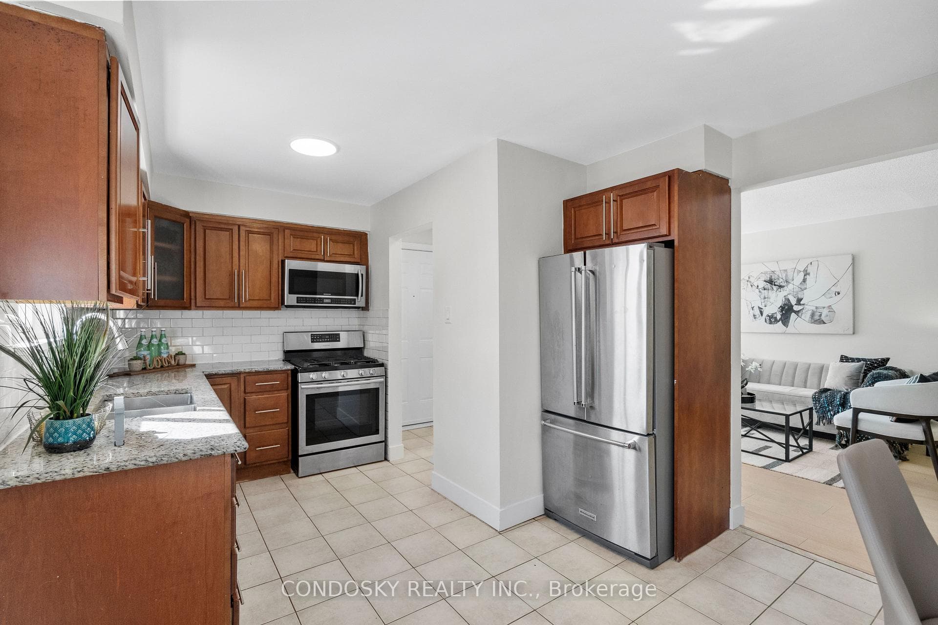 768 Annamore Road - Semi-Detached photo 10 of 44 in Mississauga, Ontario