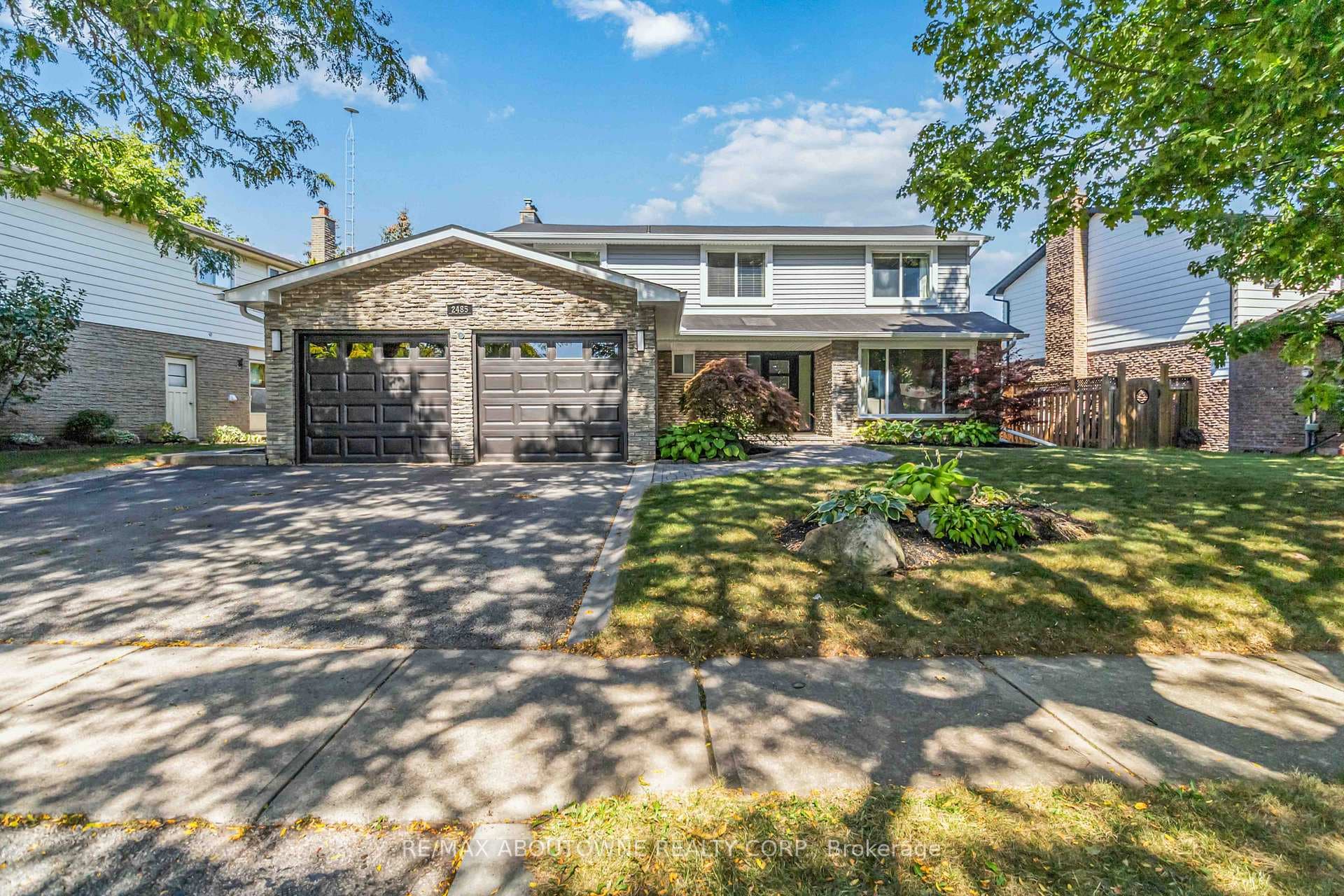 2485 Woburn Crescent - Detached for sale in Old Oakville, Ontario