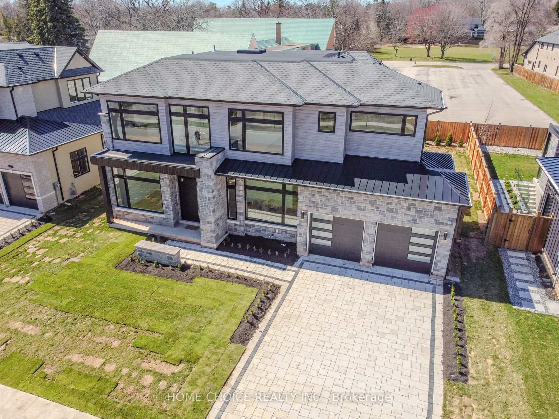 310 Tuck Drive - Detached photo 2 of 35 in Burlington, Ontario