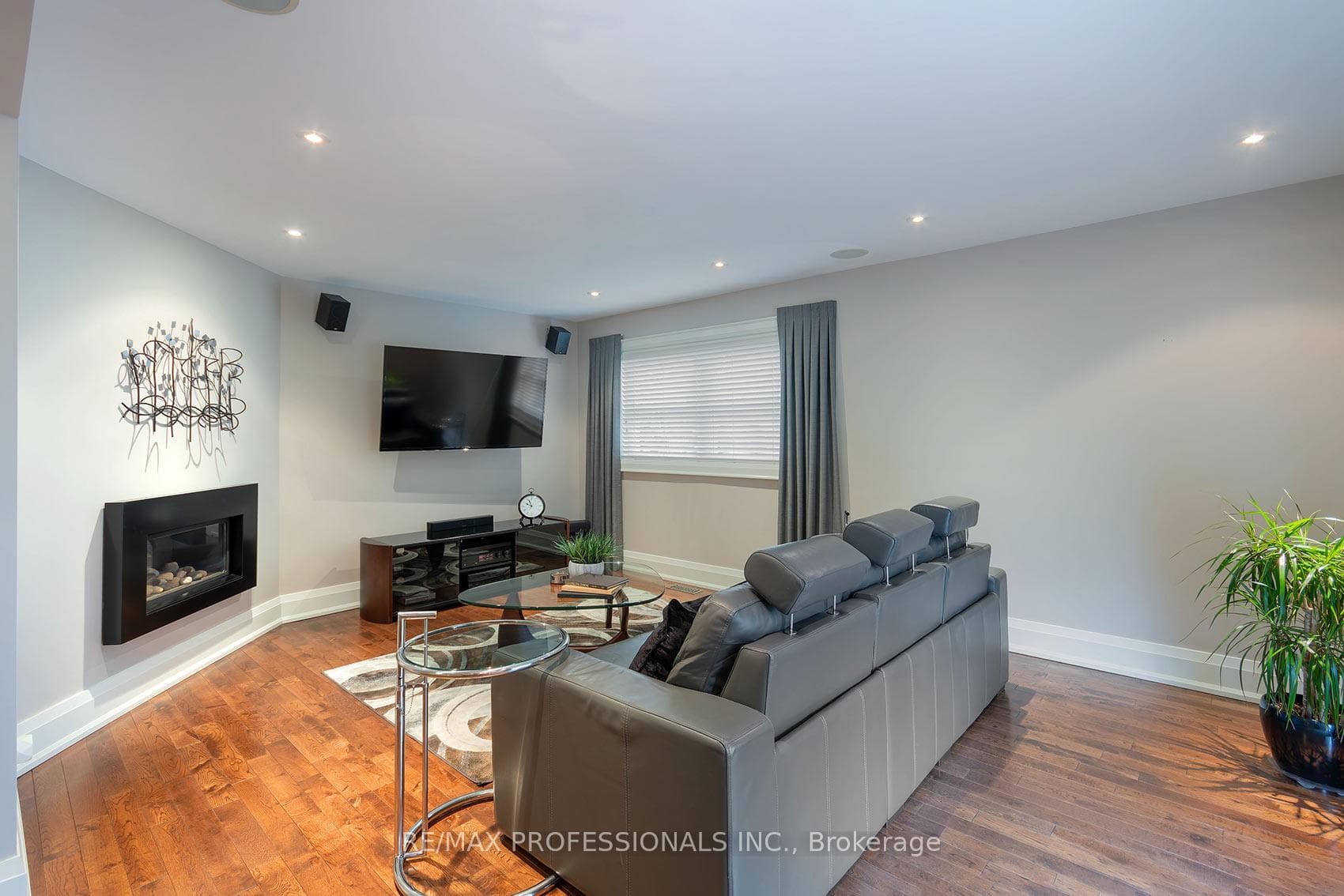 19 Boxwood Road - Detached photo 17 of 40 in Etobicoke (Islington / Rexdale), Ontario