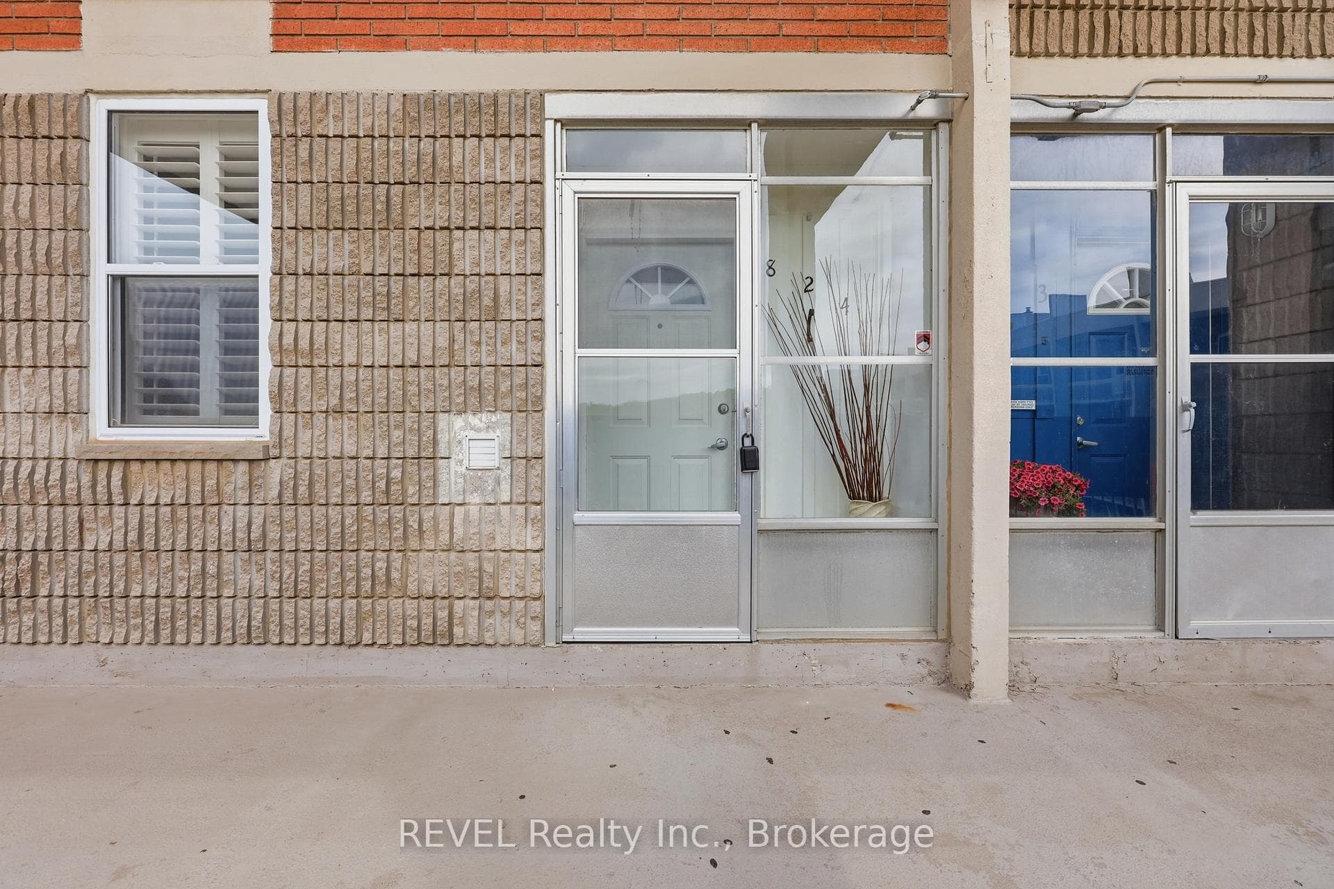 350 Quigley Road Unit 824 - Condo photo 6 of 25 in Hamilton, Ontario
