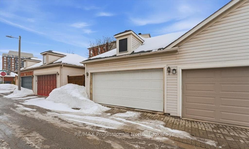 98 Roxton Road - Semi-Detached photo 26 of 28 in Oakville, Ontario