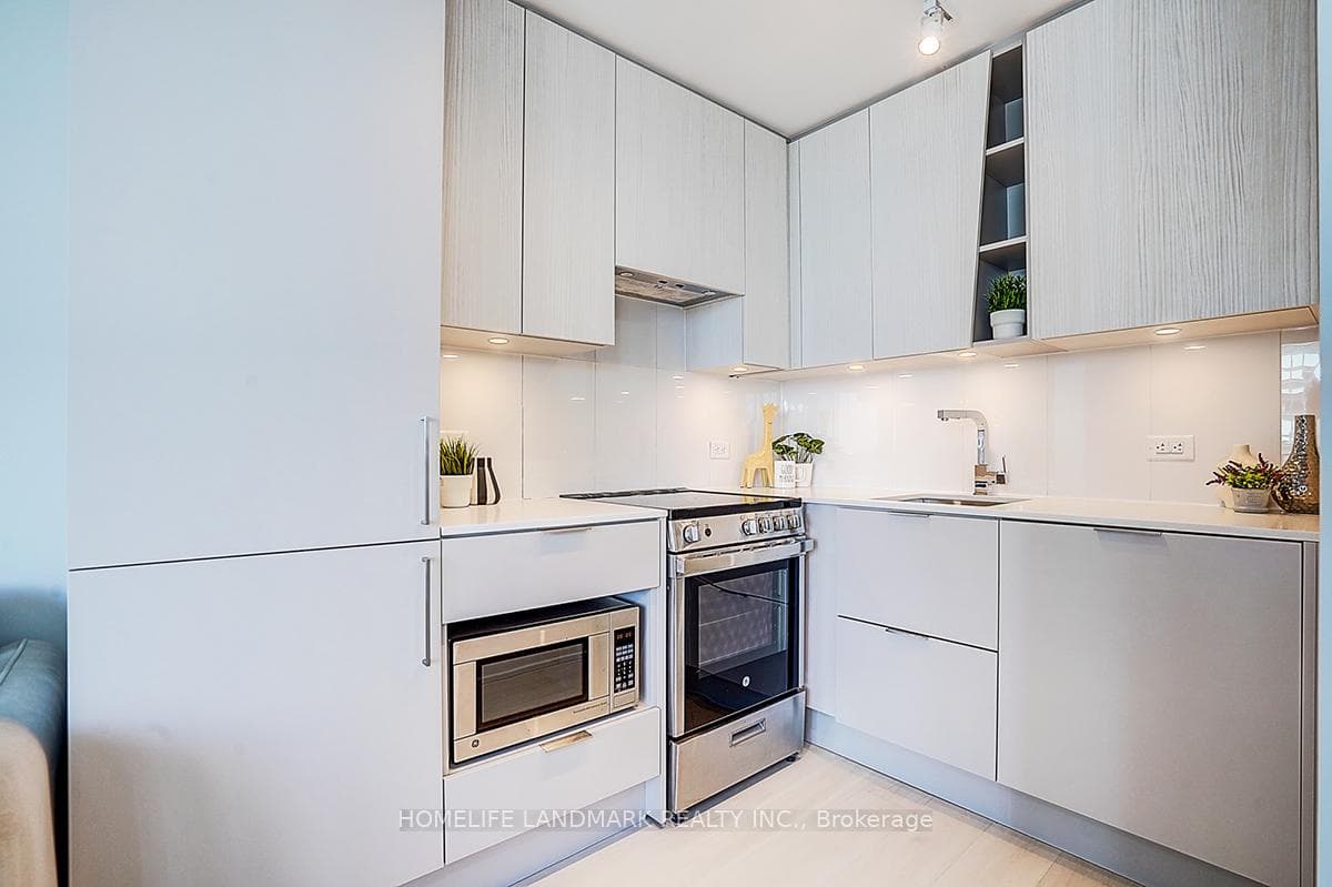 3900 Confederation Parkway Unit 3710 - Condo photo 27 of 50 in Mississauga, Ontario
