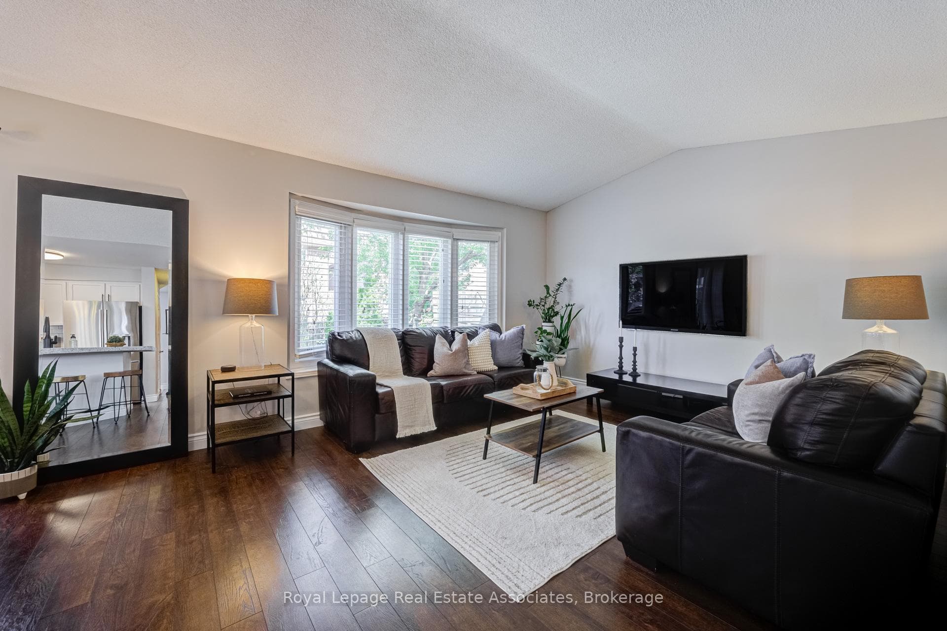 6665 Meteor Court - Detached photo 11 of 39 in Mississauga, Ontario