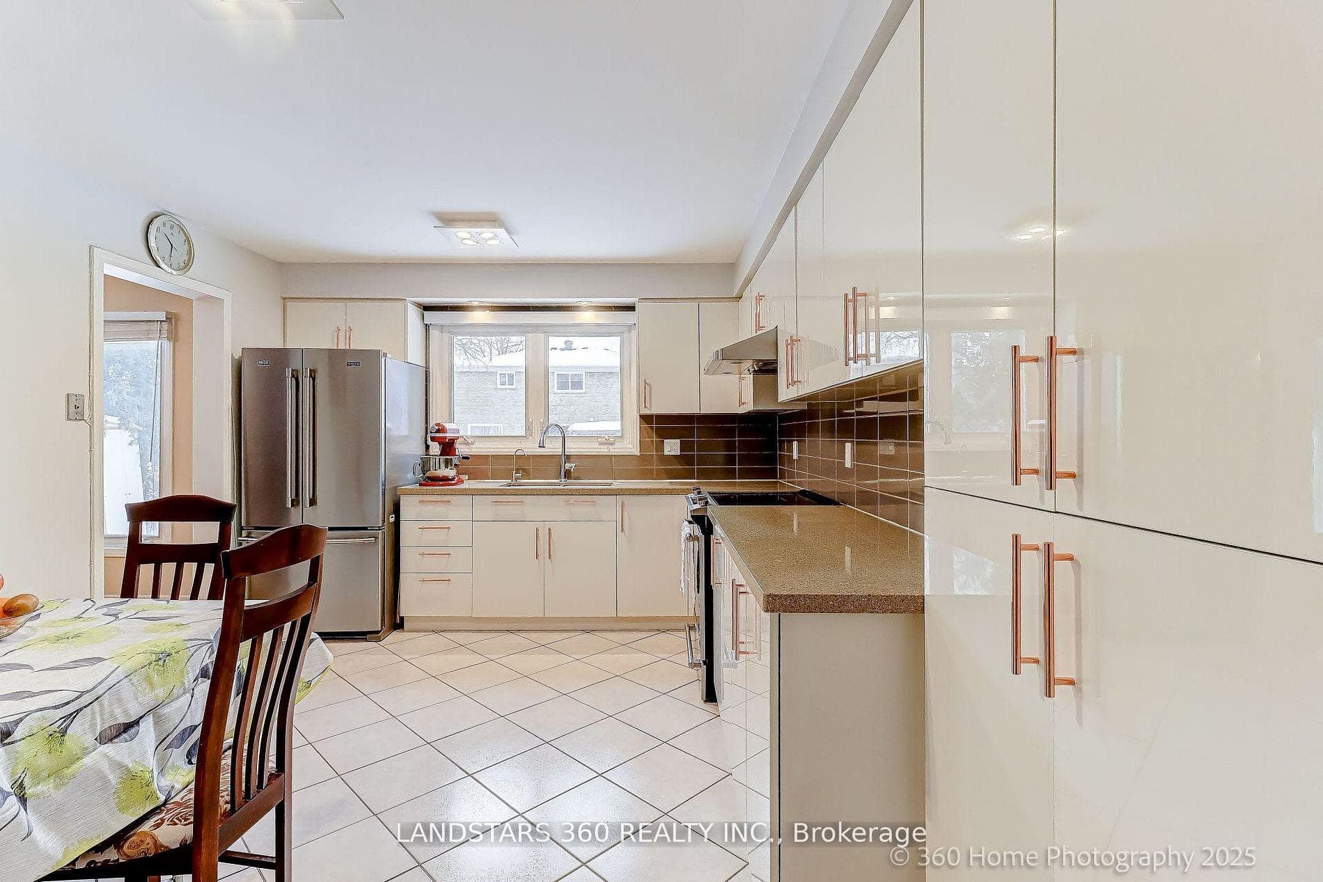 31 Whitehorn Crescent - Detached photo 7 of 29 in Hillcrest Village / Bayview Village, Ontario