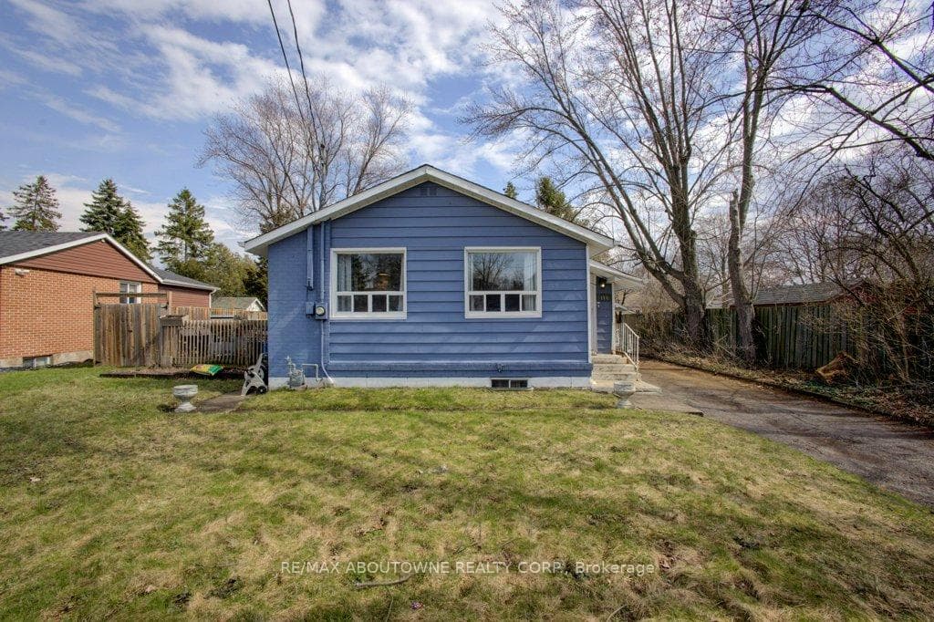 114 Ringwood Road - Detached photo 16 of 20 in Oakville, Ontario