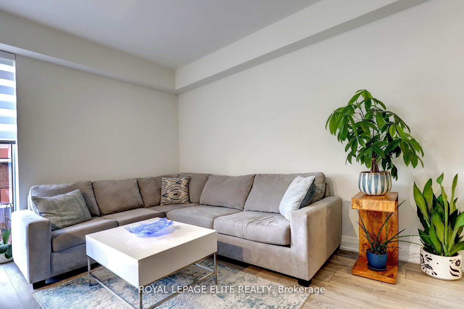 21 Park Street Unit 318 - Condo photo 18 of 27 in Mississauga, Ontario