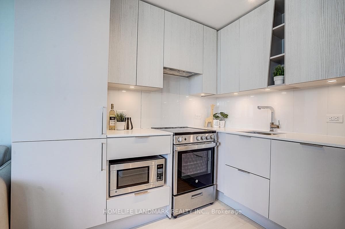 3900 Confederation Parkway Unit 3710 - Condo photo 28 of 50 in Mississauga, Ontario