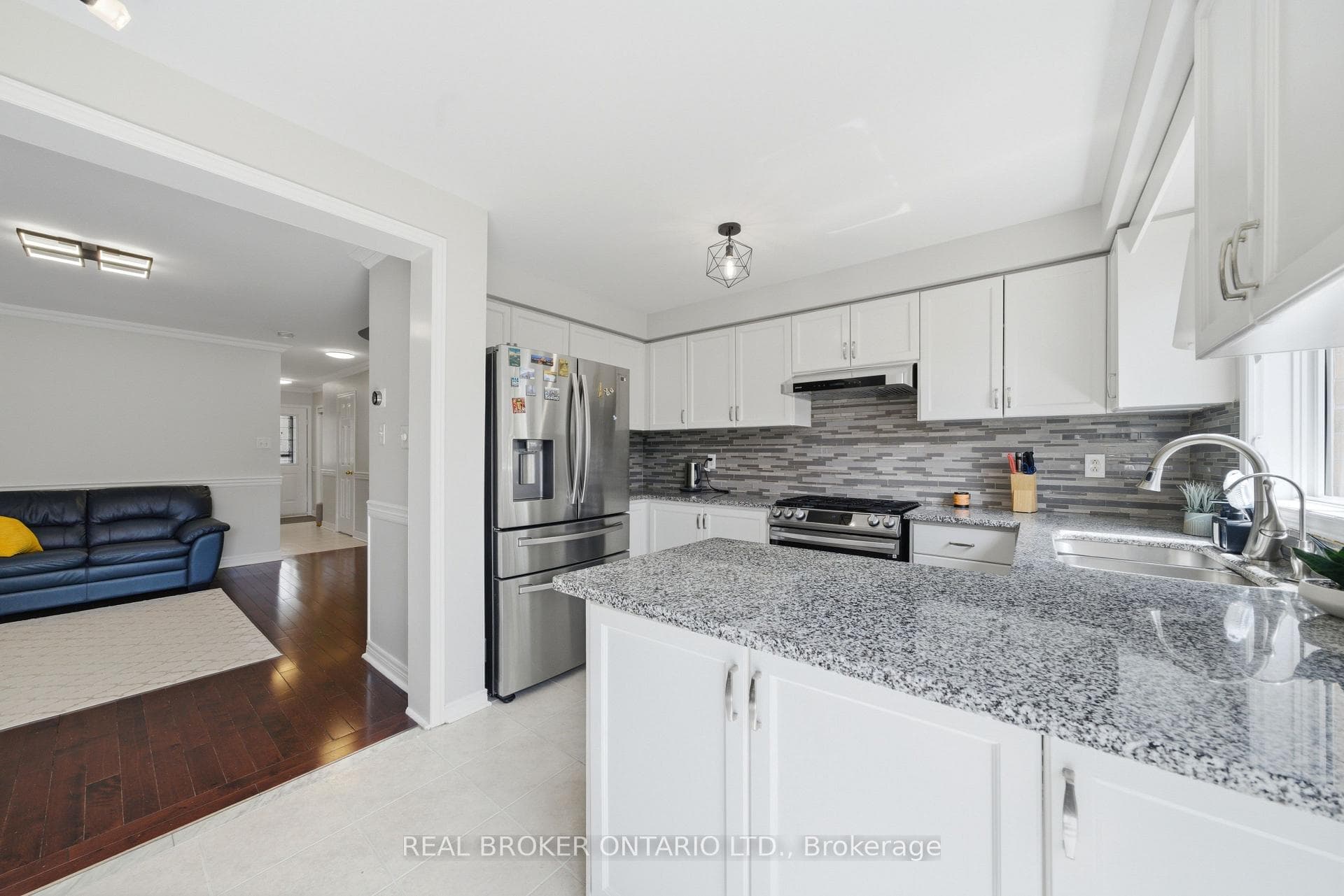 1860 Creek Way - Semi-Detached photo 12 of 44 in Burlington, Ontario