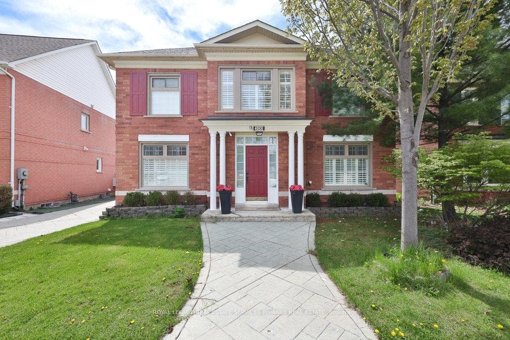 200 Lexington Road - Detached photo 2 of 37 in Oakville, Ontario