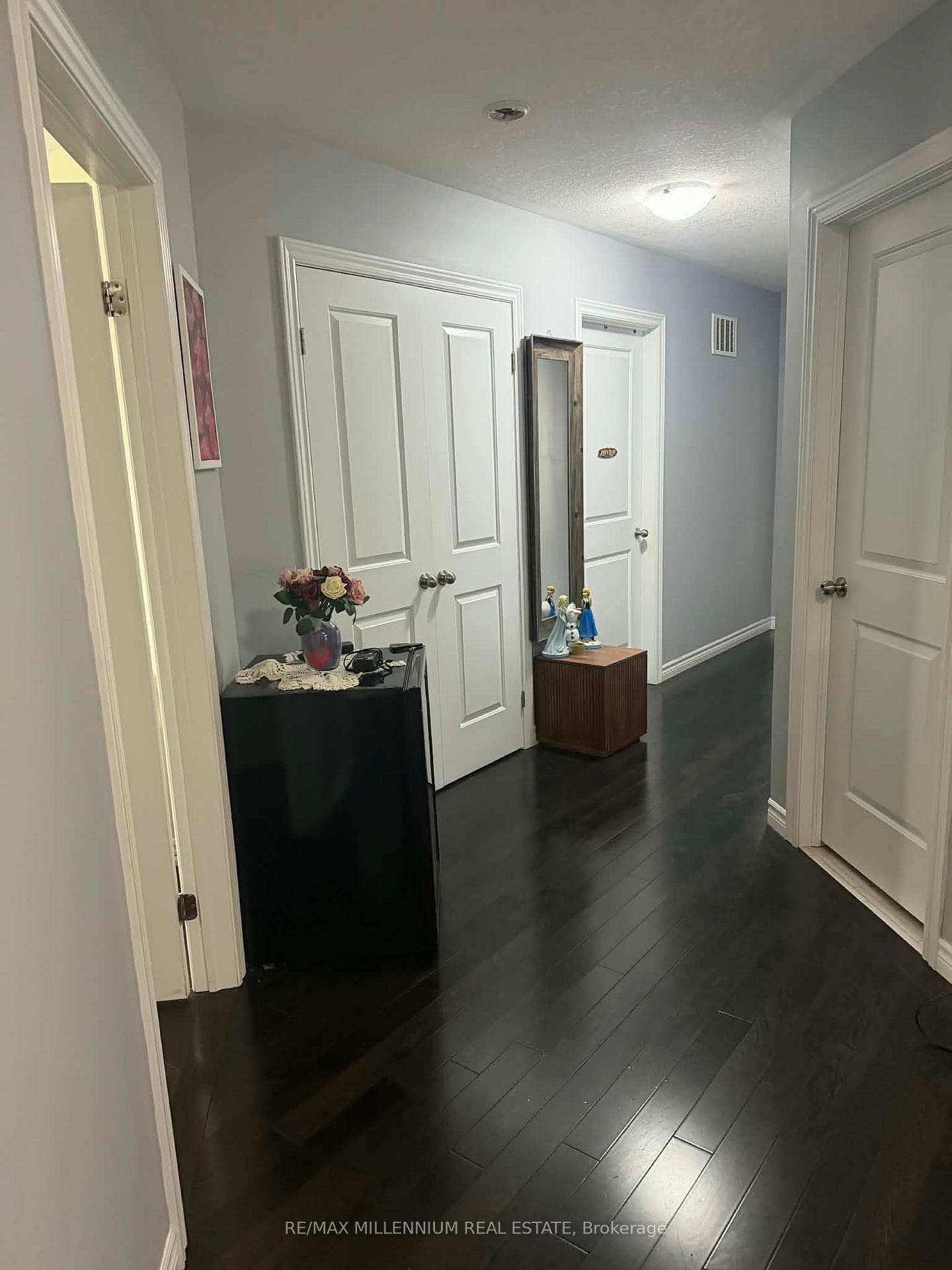 29 Monkton Circle - Detached photo 2 of 21 in Brampton, Ontario