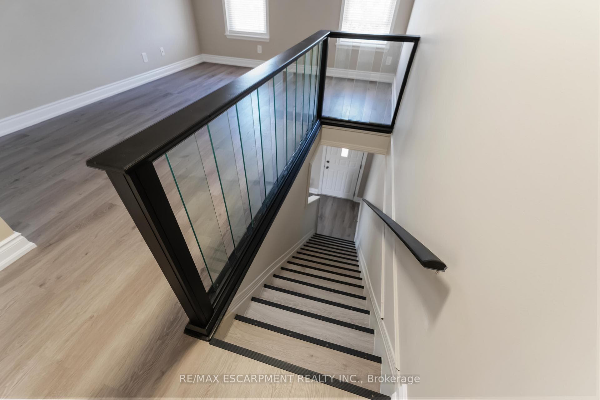 187 Barton Street - Semi-Detached photo 10 of 21 in Hamilton, Ontario
