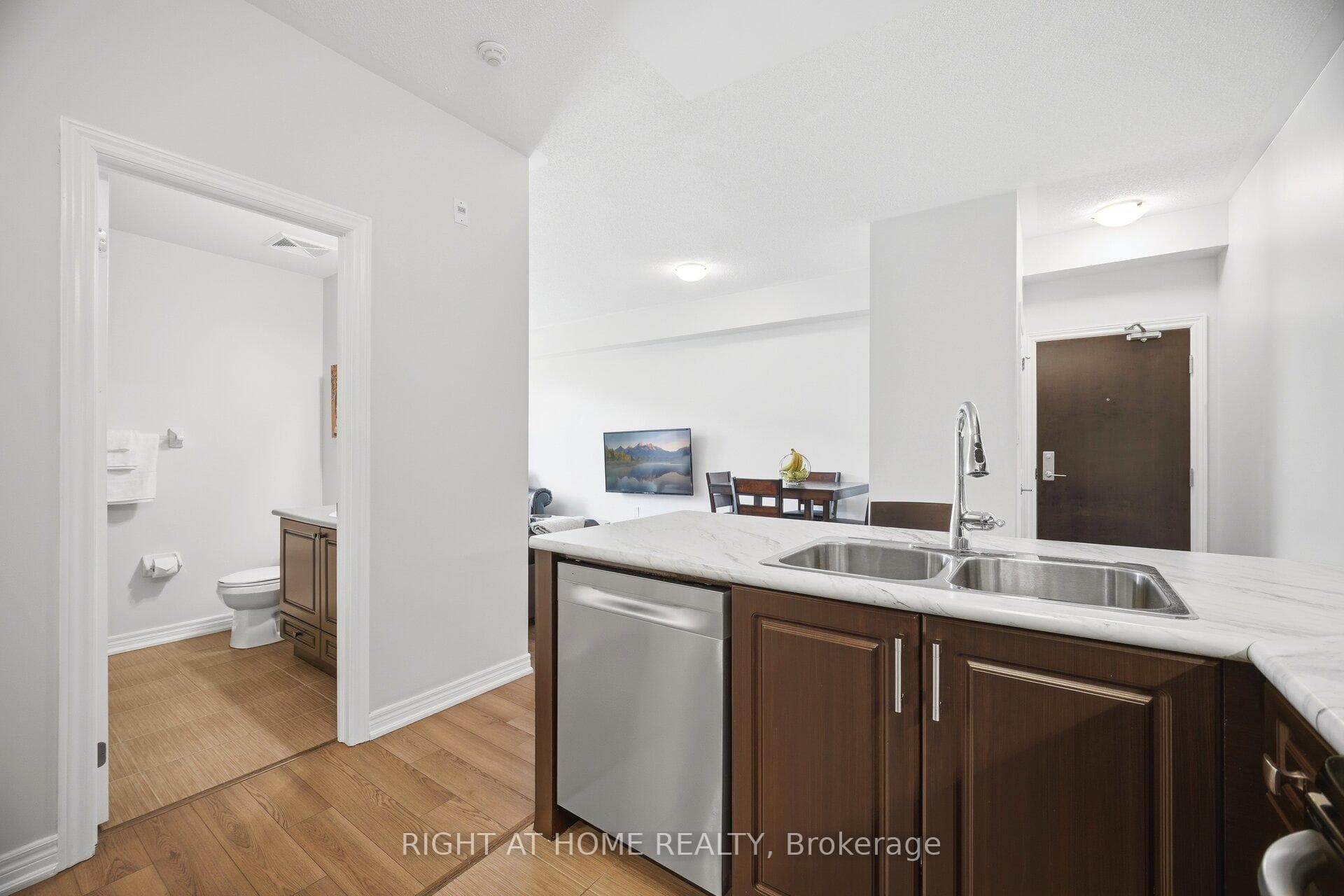 269 Georgian Drive Unit 311 - Condo photo 10 of 39 in Oakville, Ontario