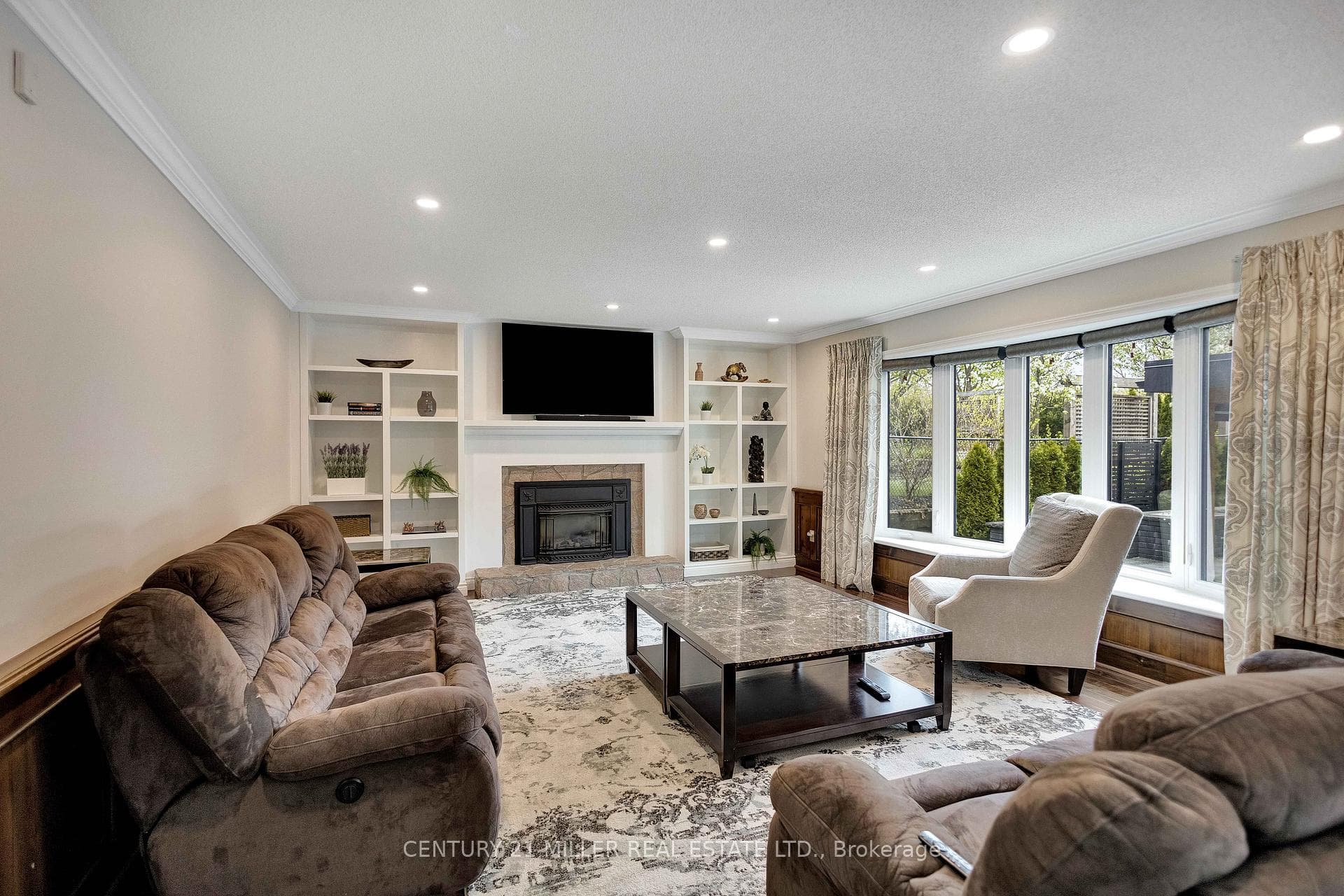 1398 Winterberry Drive - Detached photo 15 of 46 in Burlington, Ontario