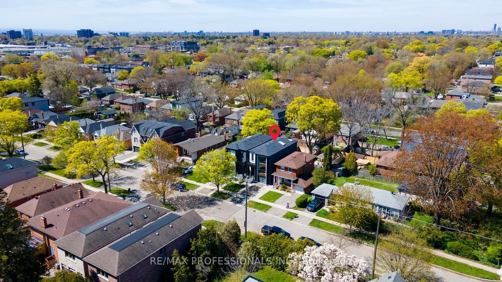 216 Aldercrest Road - Detached photo 46 of 49 in Liberty Village / Parkdale / South Parkdale, Ontario