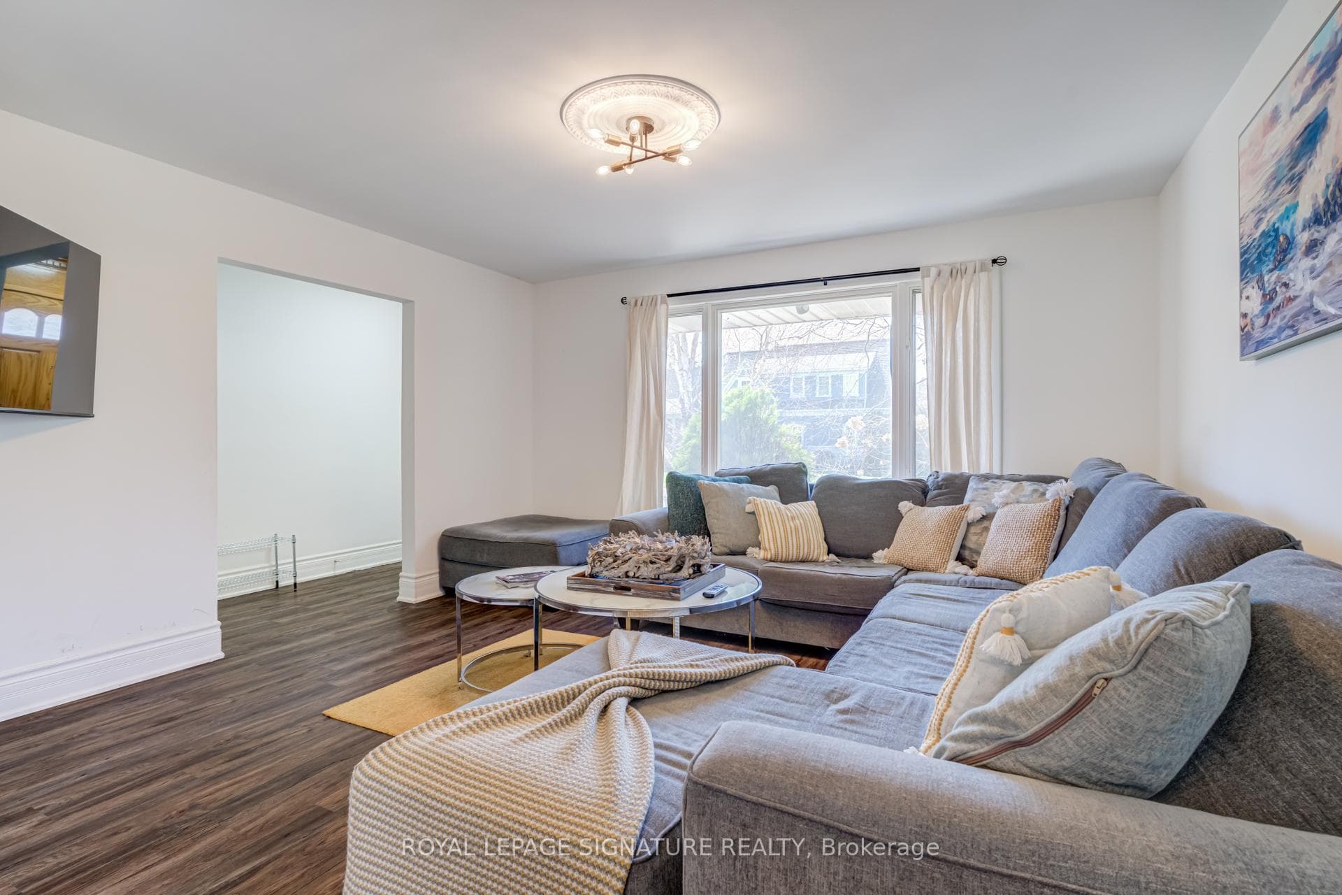 411 Maplehurst Avenue - Detached photo 7 of 31 in Oakville, Ontario