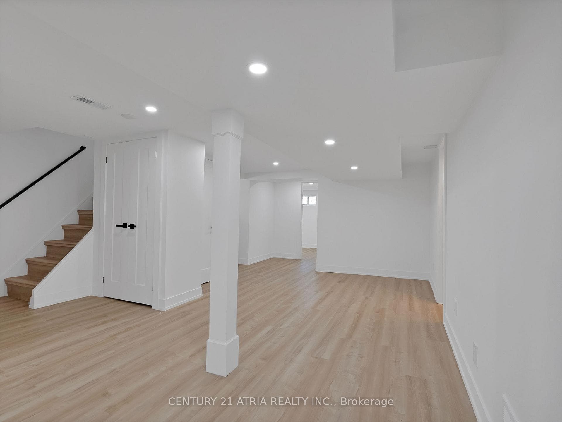 10 Dunrobin Drive - Detached photo 22 of 40 in Etobicoke (Islington / Rexdale), Ontario