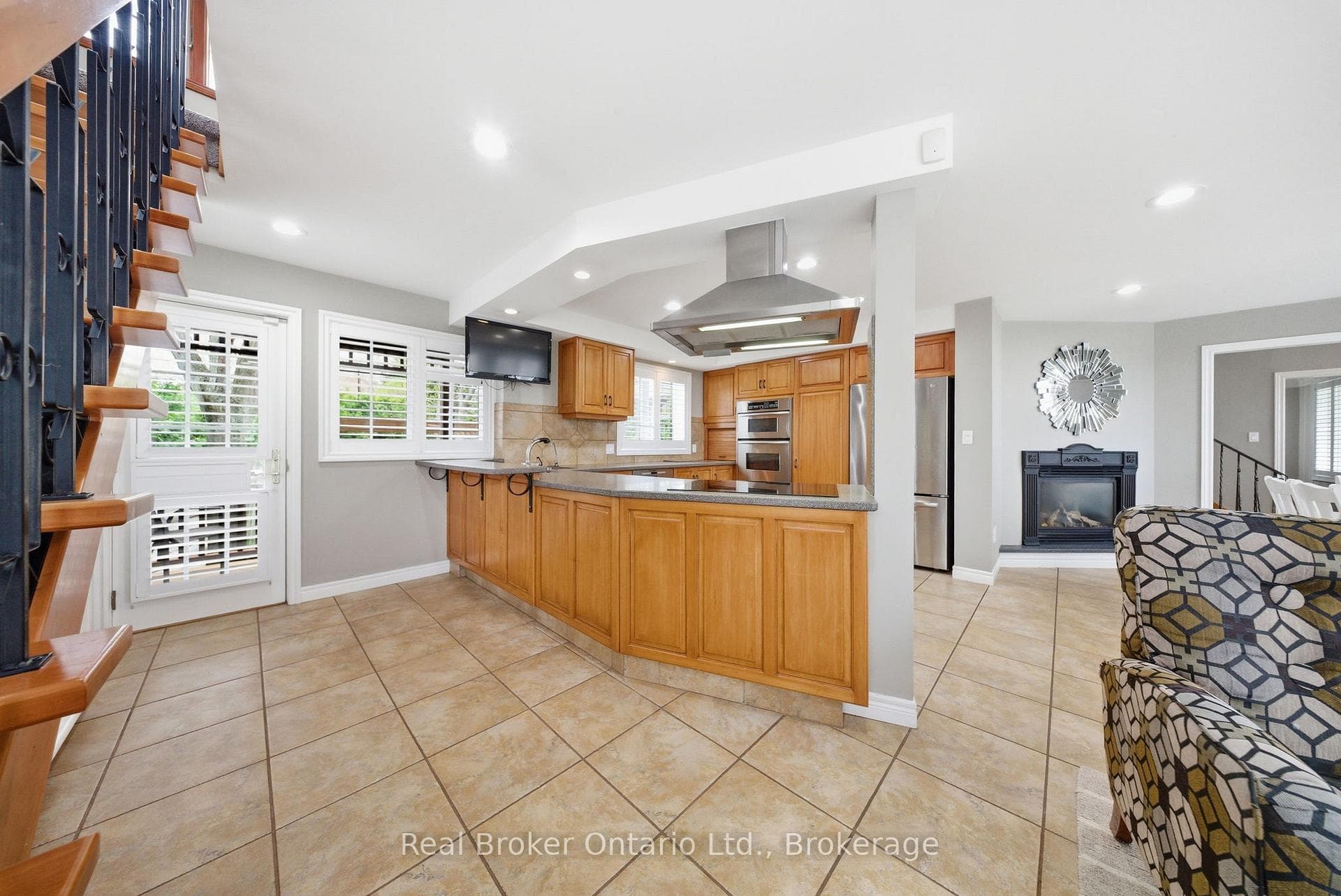 383 North Shore Boulevard - Detached photo 18 of 46 in Burlington, Ontario