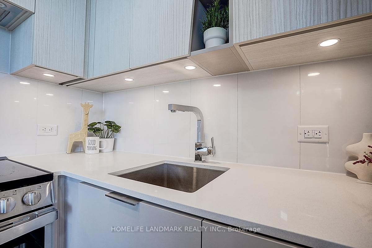 3900 Confederation Parkway Unit 3710 - Condo photo 29 of 50 in Mississauga, Ontario