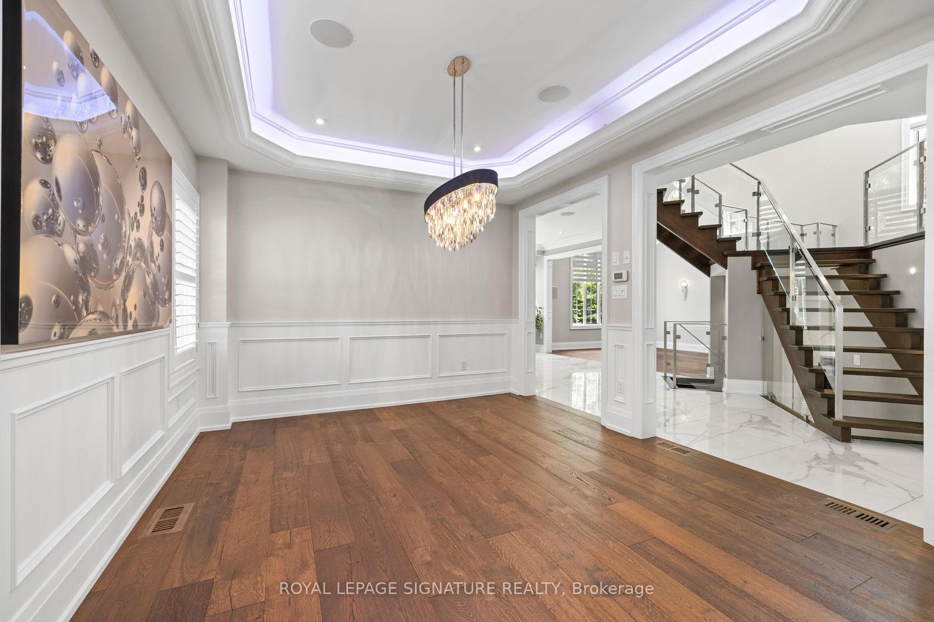 2480 Upper Valley Crescent - Detached photo 8 of 50 in Oakville, Ontario