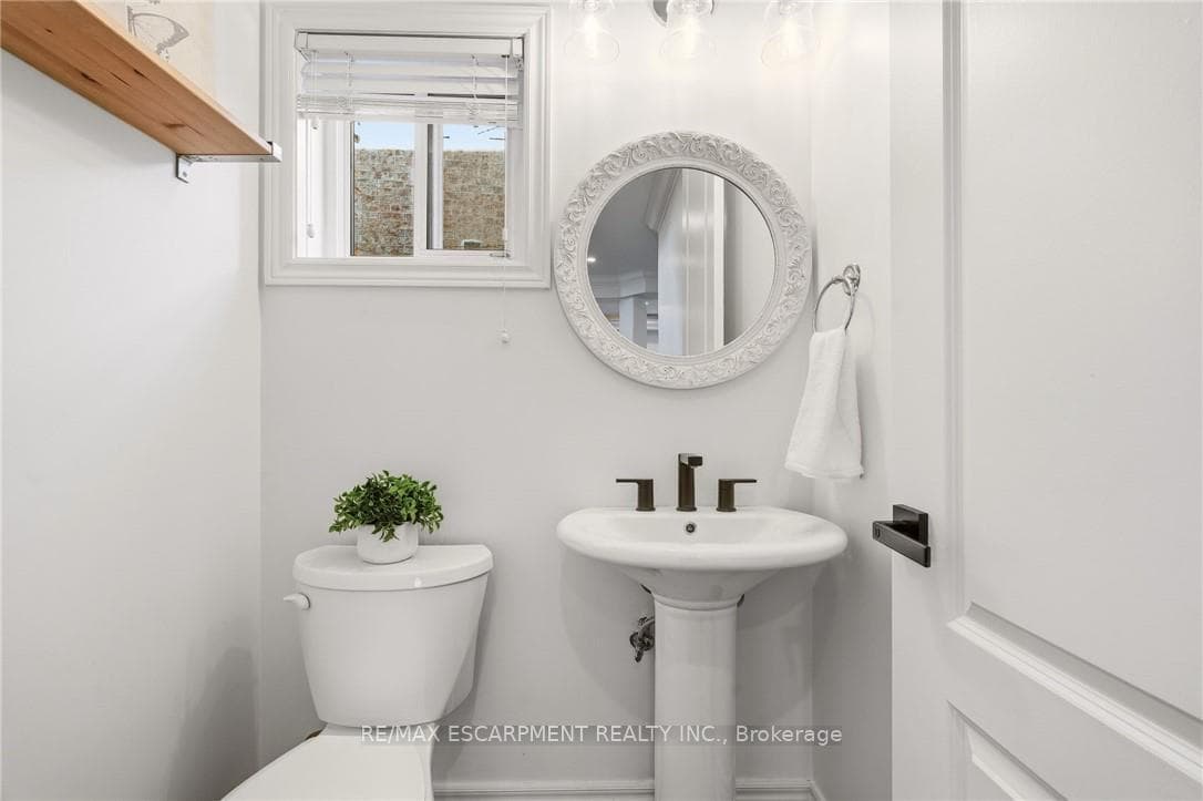 2091 Willhaven Trail - Detached photo 13 of 31 in Oakville, Ontario