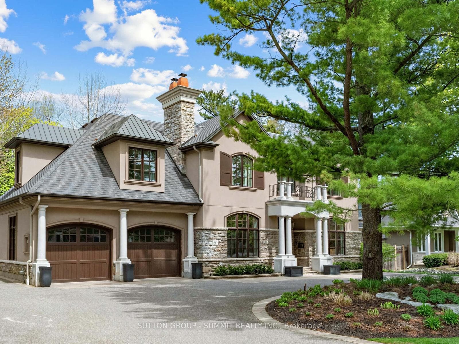 217 Eastcourt Road - Detached photo 1 of 47 in Oakville, Ontario