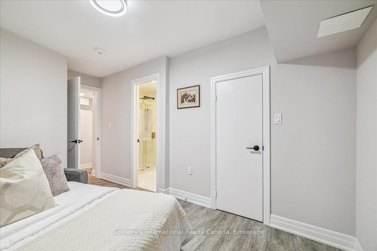 10 Southwind Terrace - Townhouse photo 32 of 43 in Oakville, Ontario