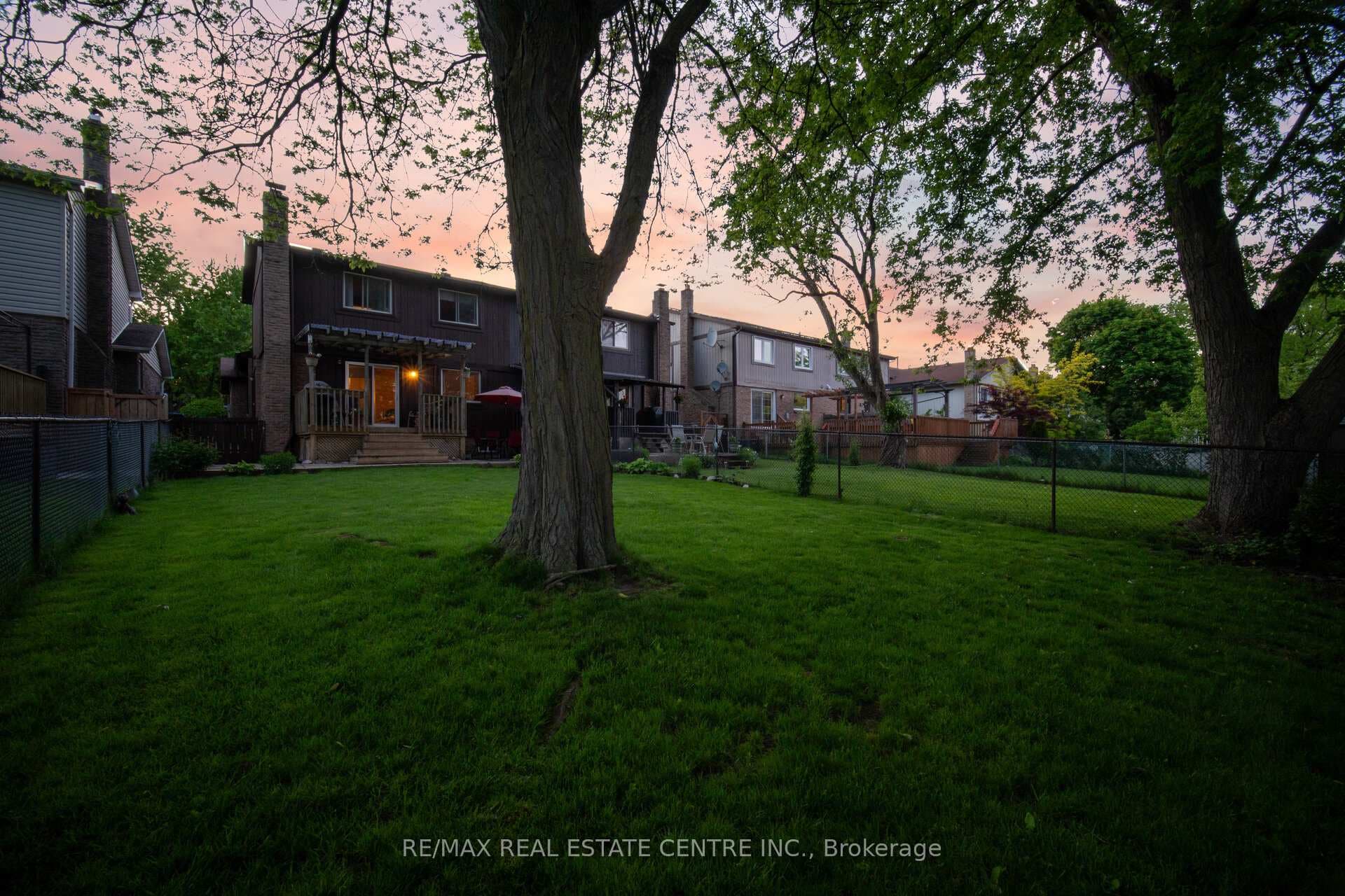 2800 Bucklepost Crescent - Semi-Detached photo 43 of 46 in Mississauga, Ontario