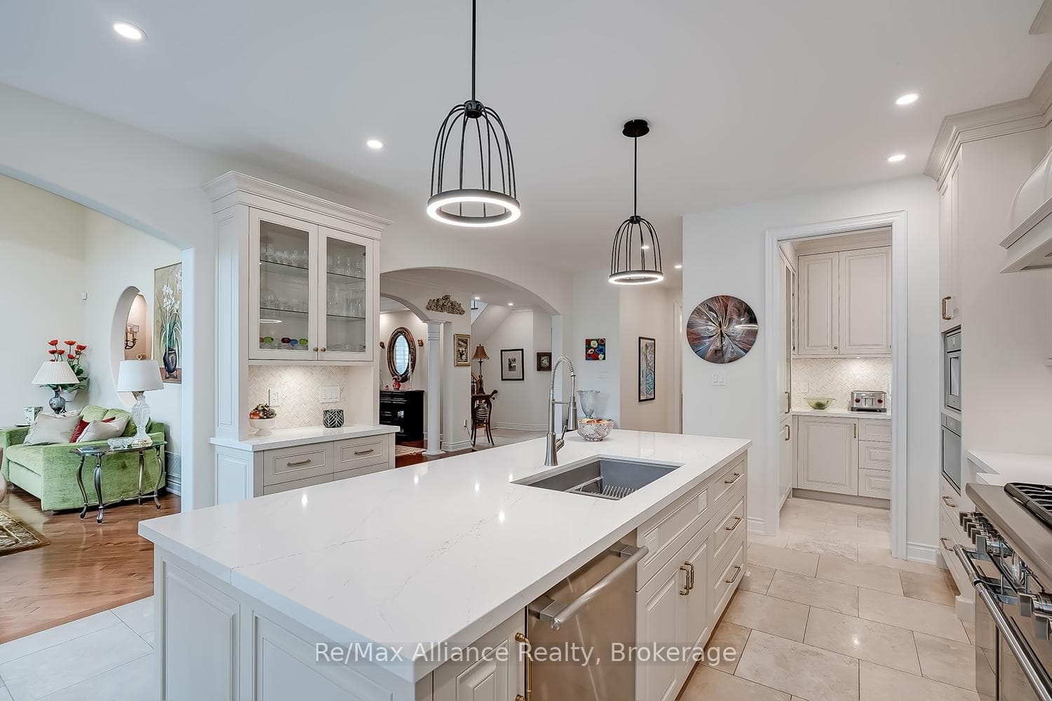 203 Burloak Drive - Detached photo 10 of 50 in Oakville, Ontario