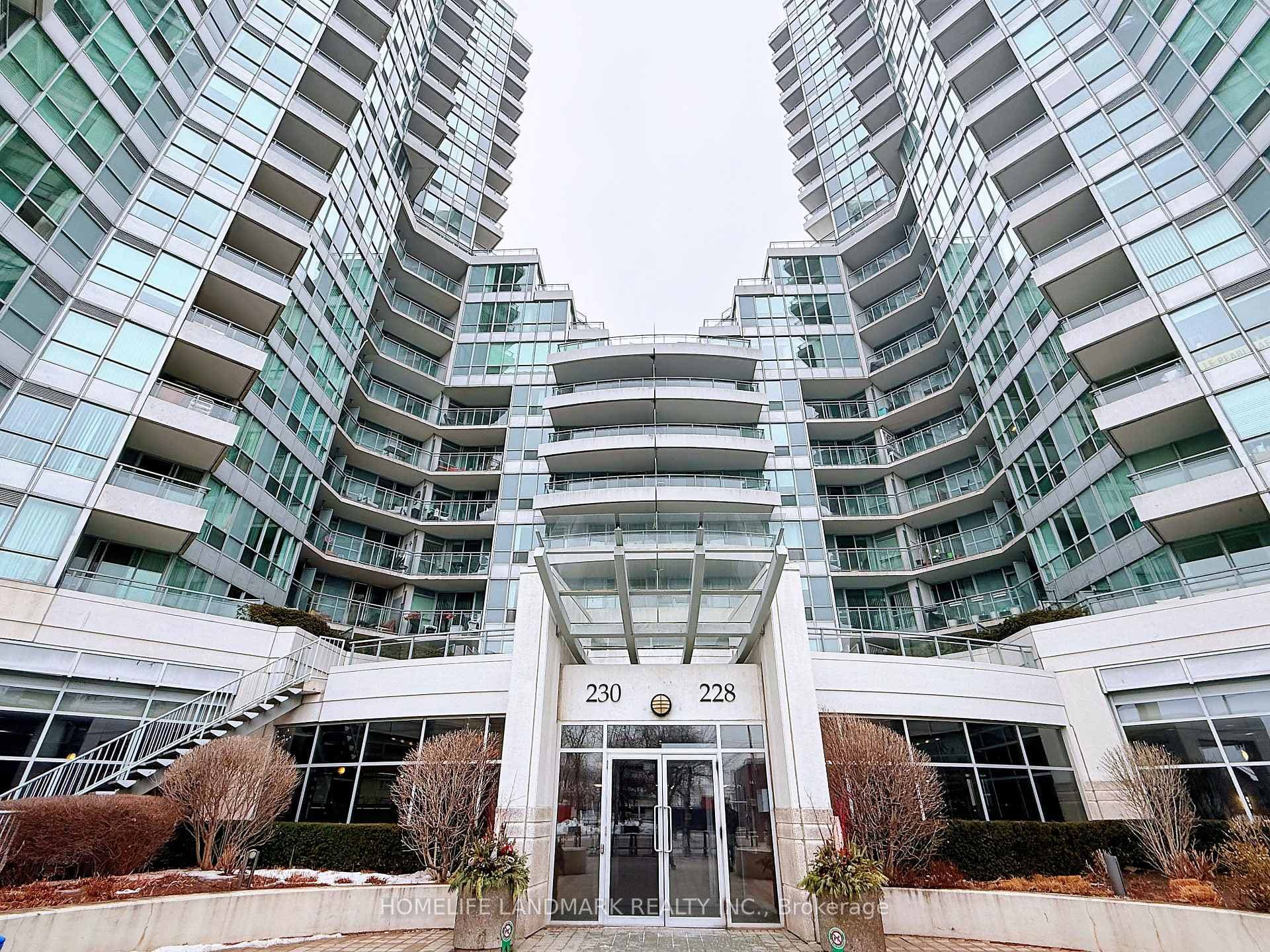 230 Queens Quay Unit 727 - home for sale in Downtown Toronto / Waterfront, Ontario
