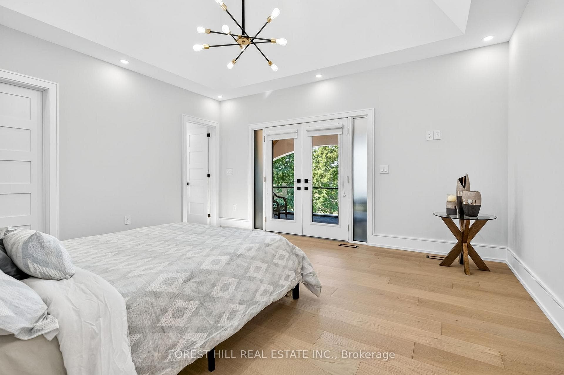221 Morden Road - Detached photo 23 of 47 in Oakville, Ontario