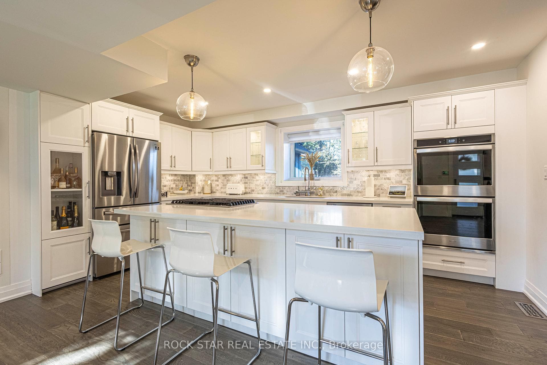 2055 Courtland Crescent - Detached photo 2 of 40 in Mississauga, Ontario