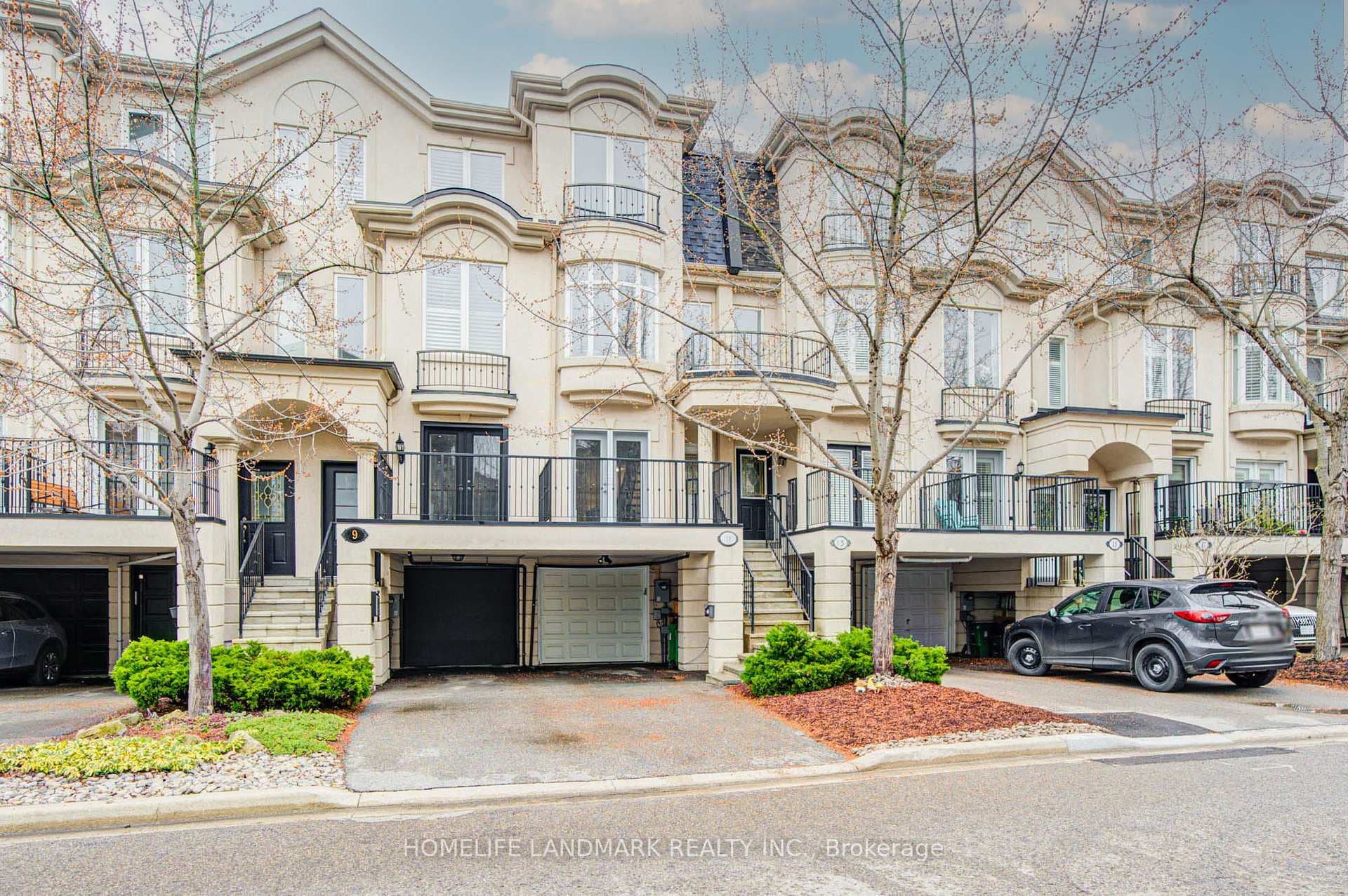 11 Humphrey Gate - home for sale in Don Mills / Parkwoods / Victoria Village, Ontario