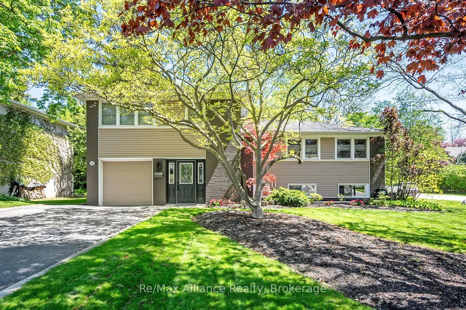 183 Westminster Drive - Detached photo 1 of 44 in Oakville, Ontario