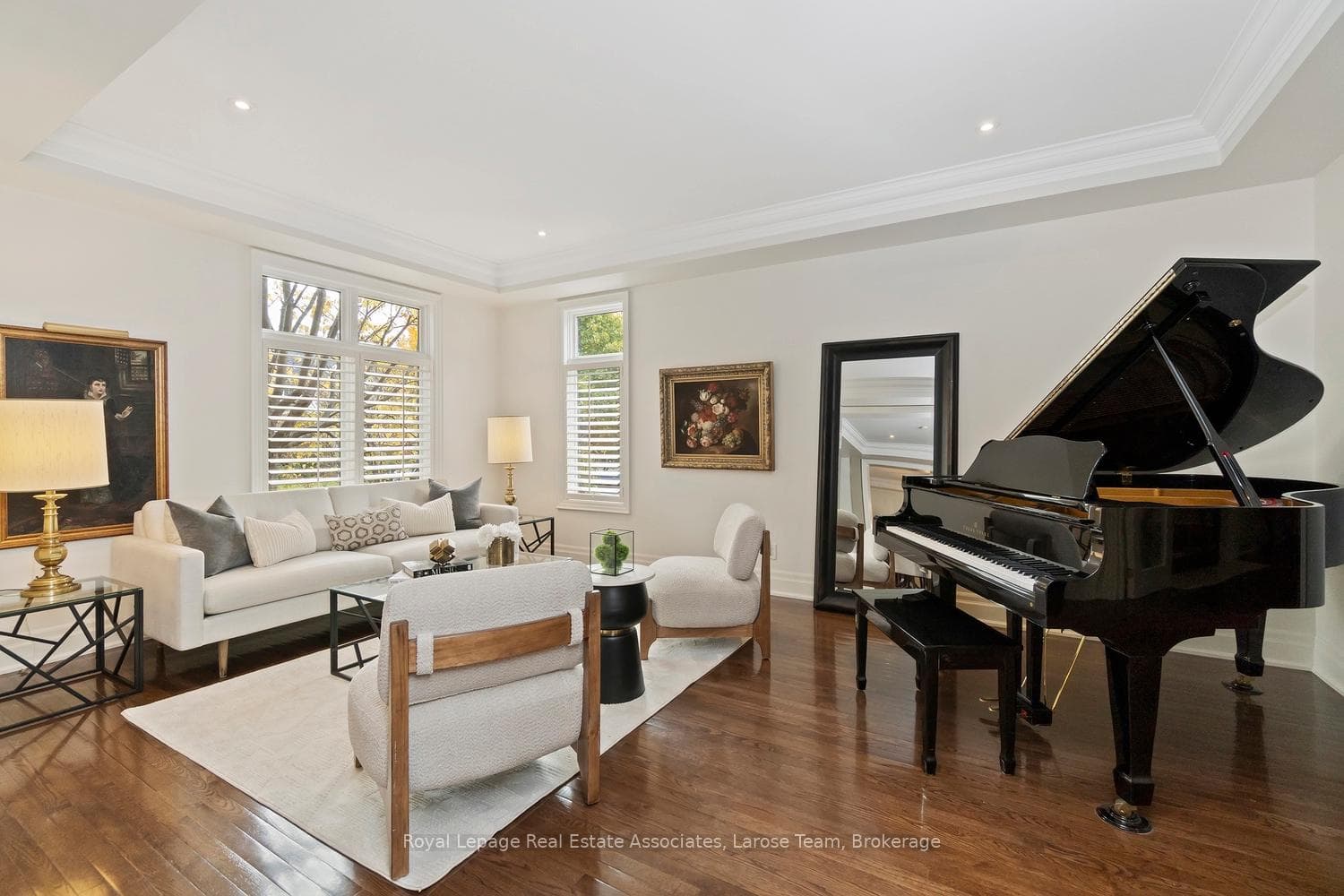 562 Gladwyne Court - Detached photo 4 of 47 in Mississauga, Ontario