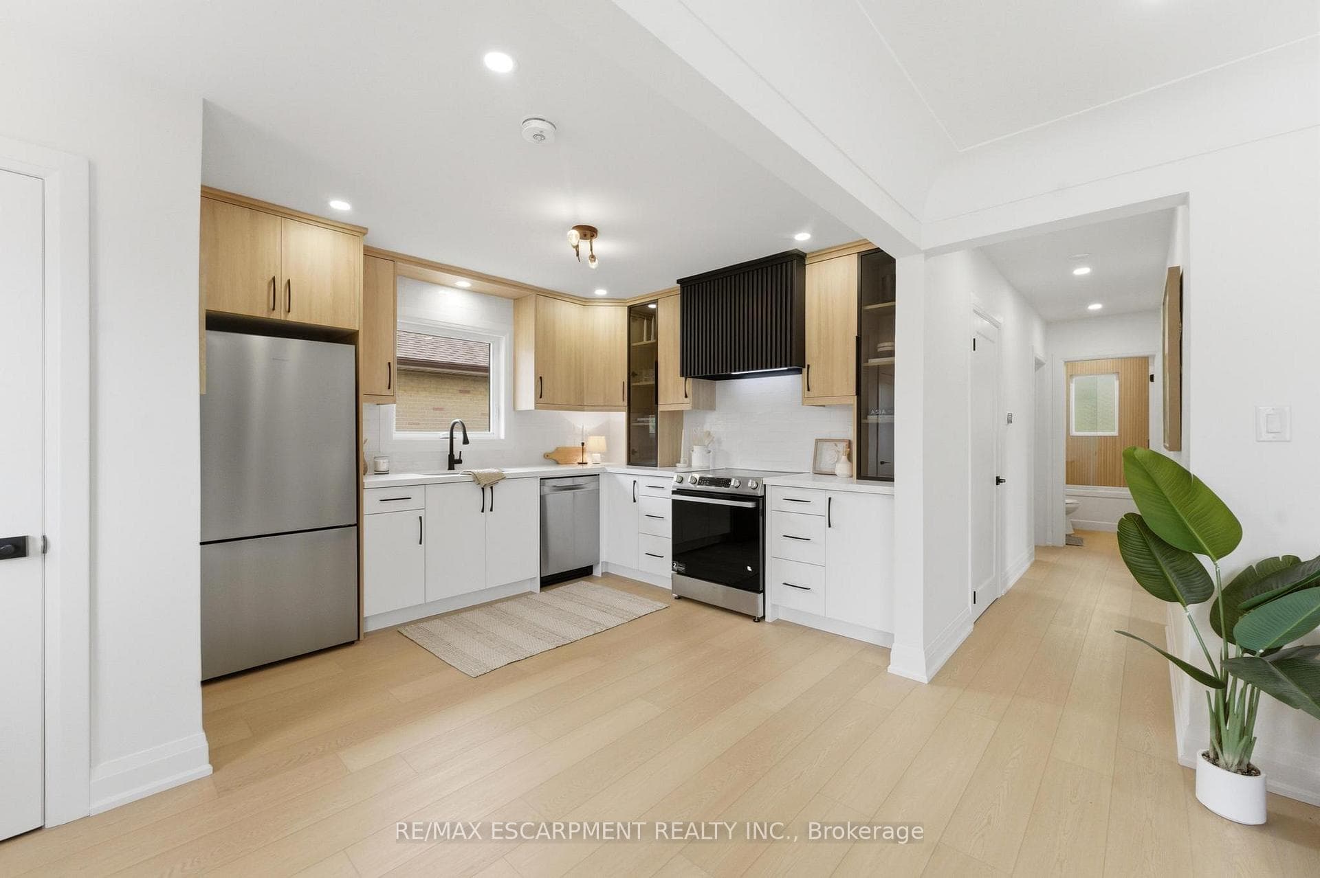 374 East 13th Street - Detached photo 13 of 40 in Hamilton, Ontario