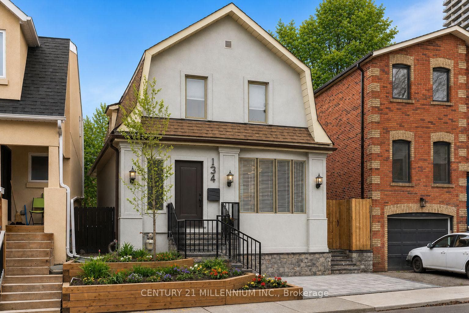 134 Helendale Avenue - Detached photo 1 of 35 in Forest Hill / Deer Park, Ontario