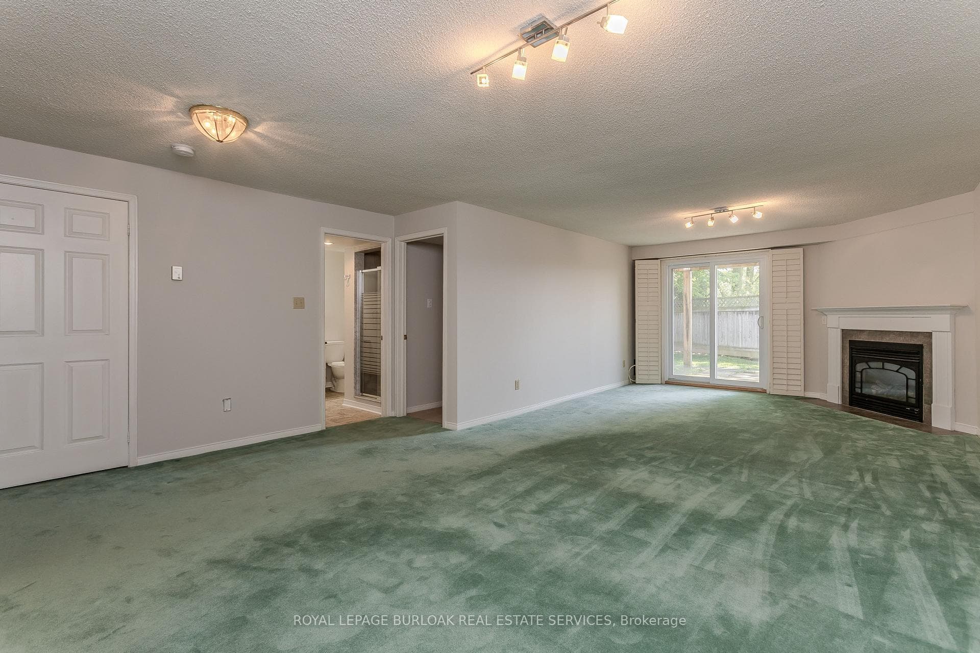 2155 Duncaster Drive Unit 10 - Condo photo 17 of 34 in Burlington, Ontario