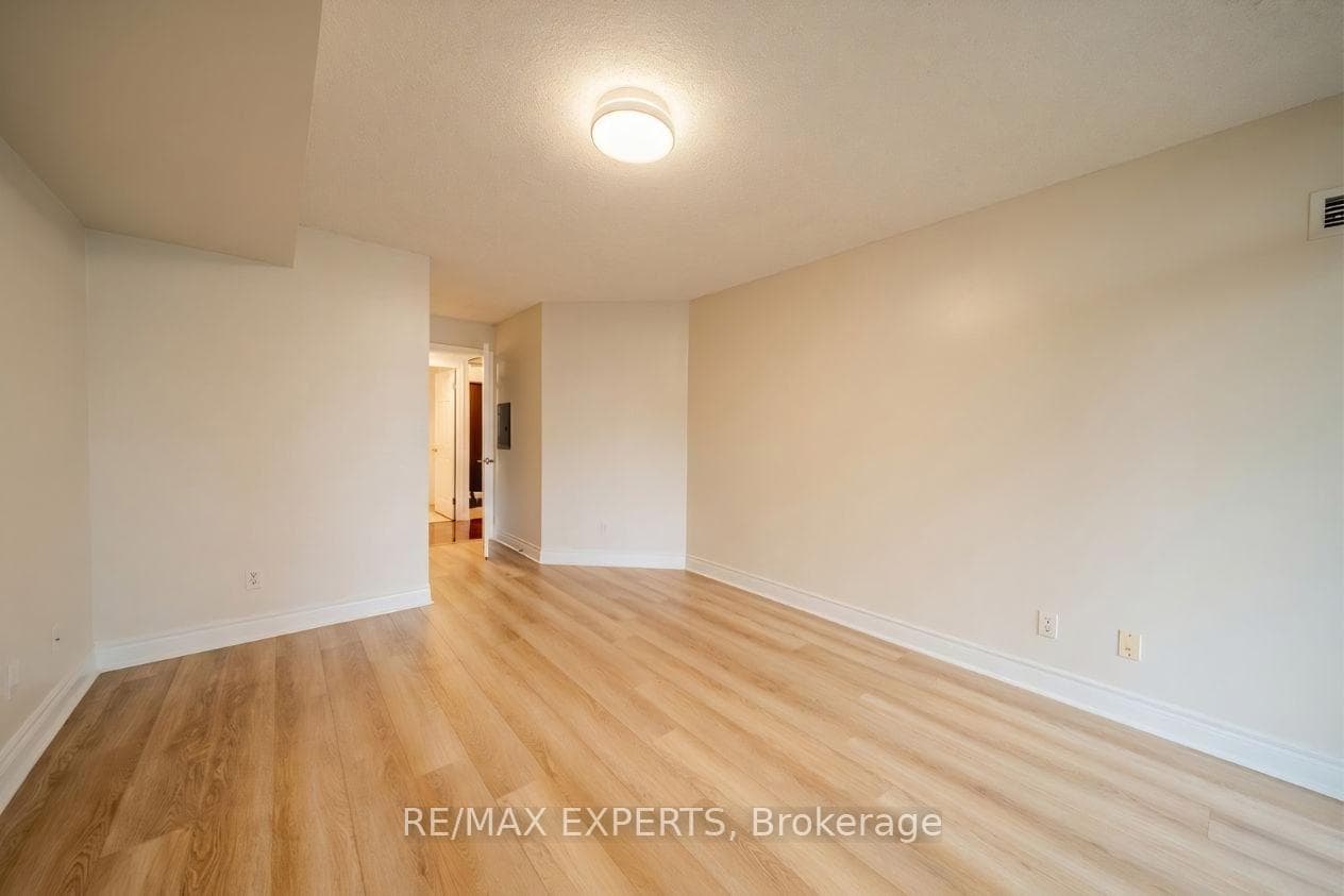 138 Bonis Avenue Unit 527 - Condo photo 17 of 42 in Scarborough Village / Eglinton East, Ontario