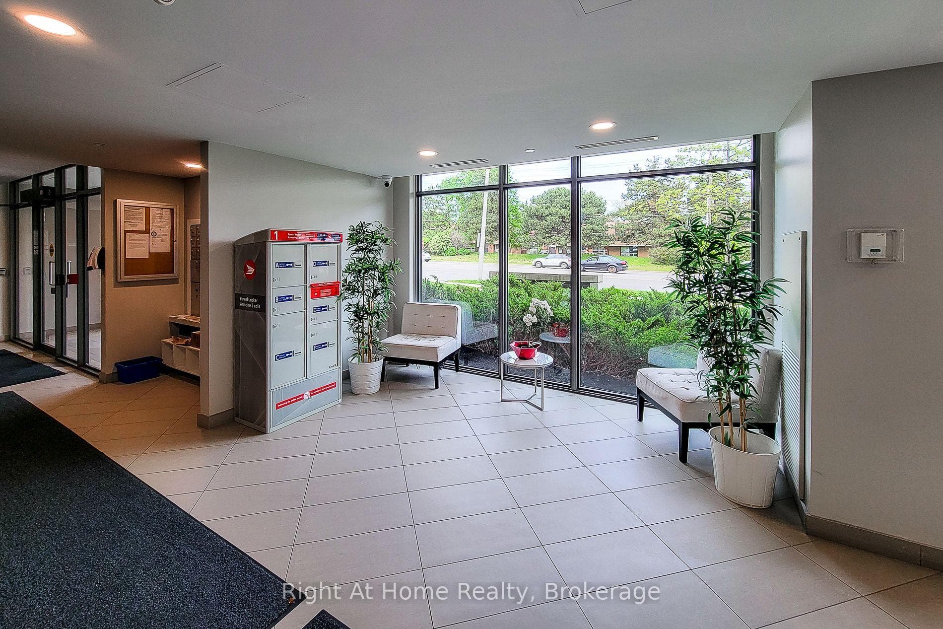 1284 Guelph Line Unit 318 - Condo photo 34 of 38 in Burlington, Ontario